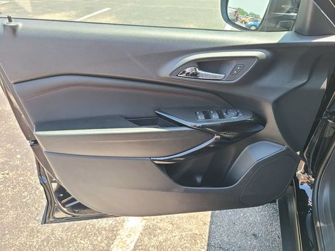 New 2026 Chevrolet Trax RS w/ Sunroof Package FWD image 19