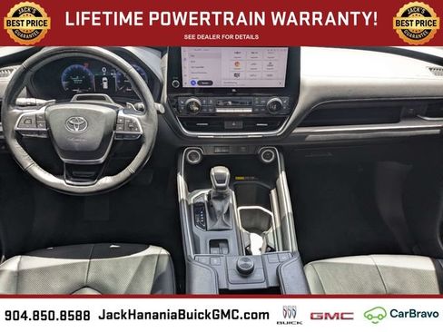 Used 2024 Toyota Grand Highlander AWD image 16