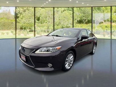 Used 2013 Lexus ES 300h w/ Luxury Pkg