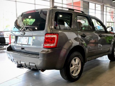 Used 2010 Ford Escape XLT AWD/4WD image 5