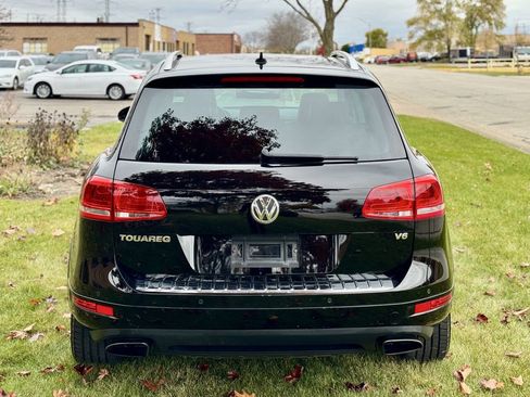 Used 2012 Volkswagen Touareg Sport image 8