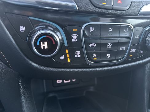 Used 2023 Chevrolet Equinox Premier image 15