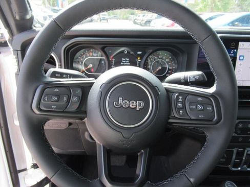 New 2026 Jeep Gladiator Sport AWD/4WD image 17
