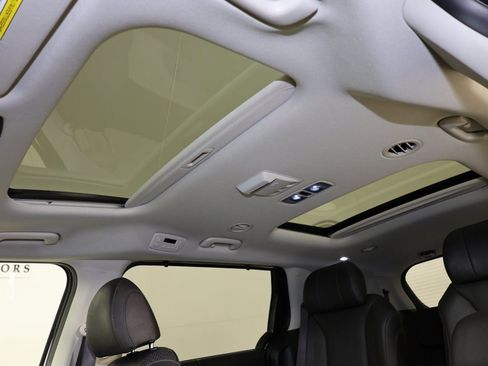 Used 2024 Kia Carnival SX Prestige image 14