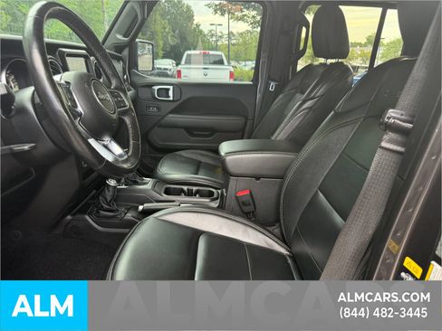 Used 2020 Jeep Gladiator Overland AWD/4WD image 16