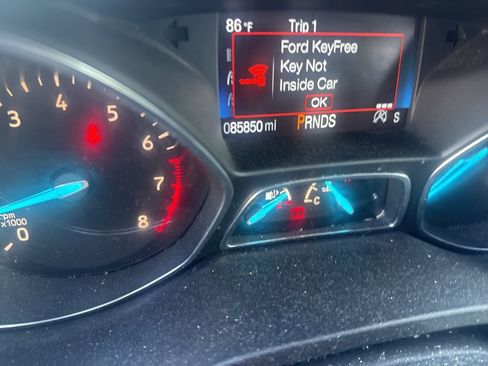 Used 2019 Ford Escape SE image 23