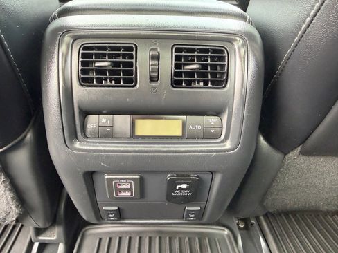 Used 2018 Nissan Pathfinder Platinum image 24