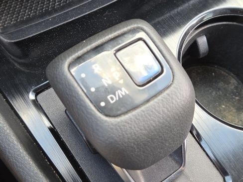 Used 2021 Nissan Rogue S AWD/4WD image 20
