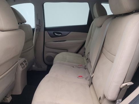 Used 2016 Nissan Rogue SV image 18