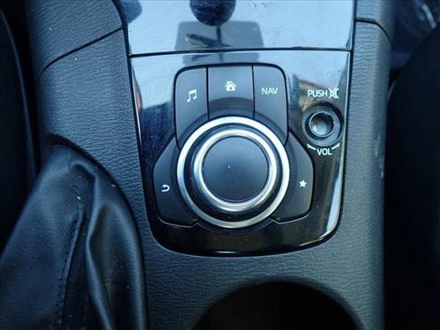 Used 2015 MAZDA MAZDA3 i Sport image 18