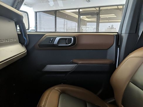 Used 2023 Ford Bronco Outer Banks w/ Sasquatch Package image 21