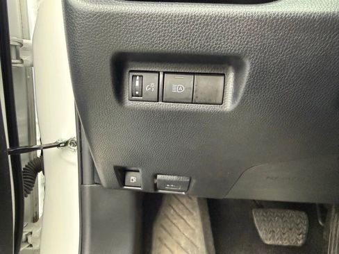 Used 2023 Toyota RAV4 XLE AWD/4WD image 14