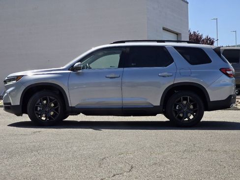 Used 2025 Honda Pilot Touring image 19