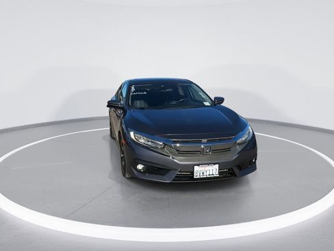Used 2016 Honda Civic Touring image 5