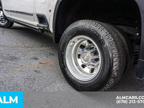 Used 2025 Chevrolet Silverado 3500 High Country w/ Technology Package AWD/4WD image 17