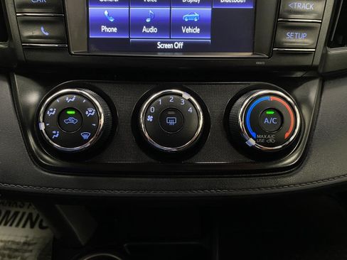 Used 2018 Toyota RAV4 LE w/ All Weather Liner Package AWD/4WD image 23