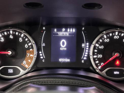 Used 2019 Jeep Renegade Latitude image 13