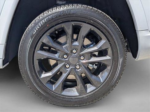 New 2026 Jeep Grand Cherokee L Limited AWD/4WD image 10