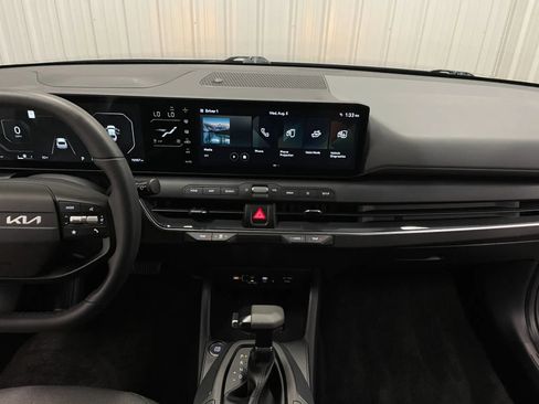 Used 2025 Kia K4 EX FWD image 29