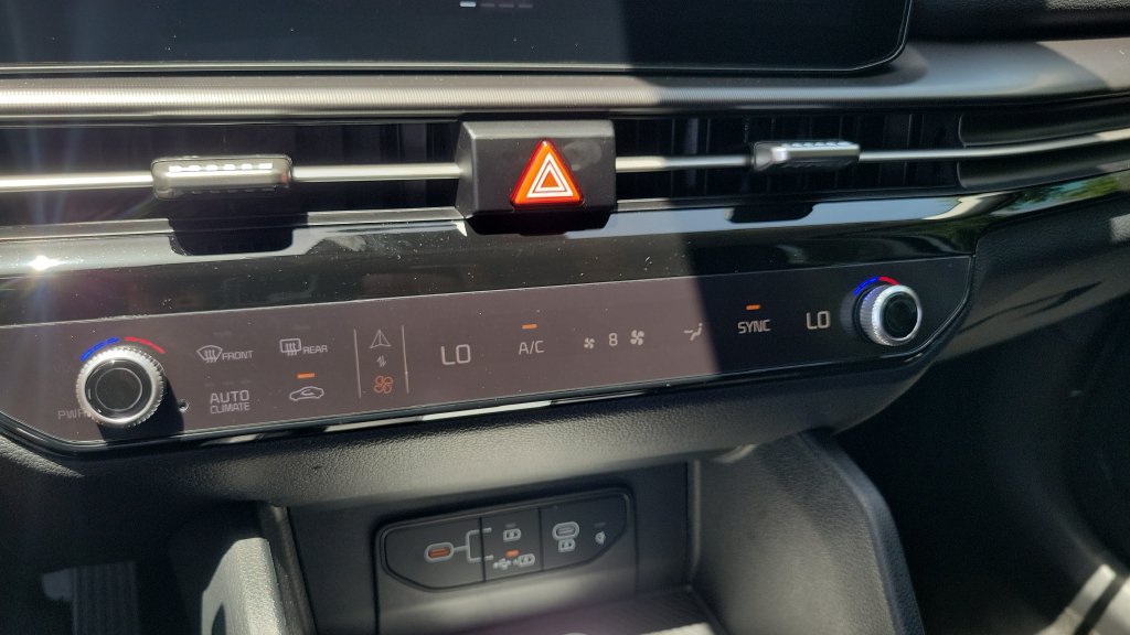 New 2026 Kia Sportage SX FWD image 15