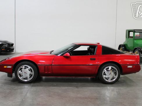 Used 1989 Chevrolet Corvette Coupe RWD image 15