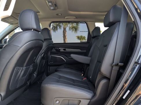 Certified 2022 Kia Telluride SX w/ Nightfall Edition Package AWD/4WD image 17