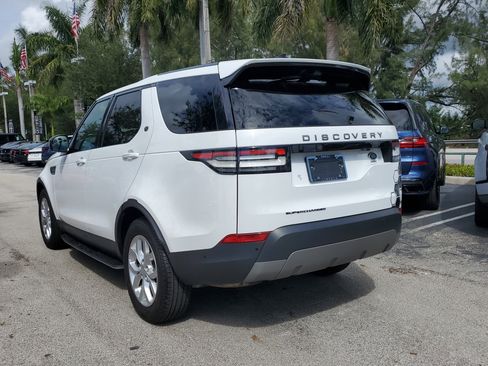 Used 2019 Land Rover Discovery SE image 4