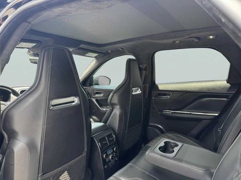Used 2019 Jaguar F-PACE SVR image 40