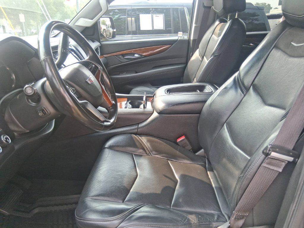 Used 2017 Cadillac Escalade Luxury AWD/4WD image 11