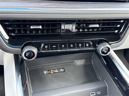 New 2026 Chevrolet Suburban Premier image 36