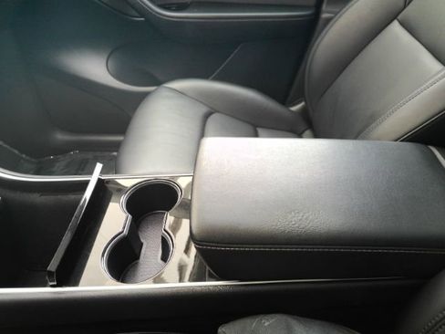 Used 2021 Tesla Model Y Long Range AWD/4WD image 38