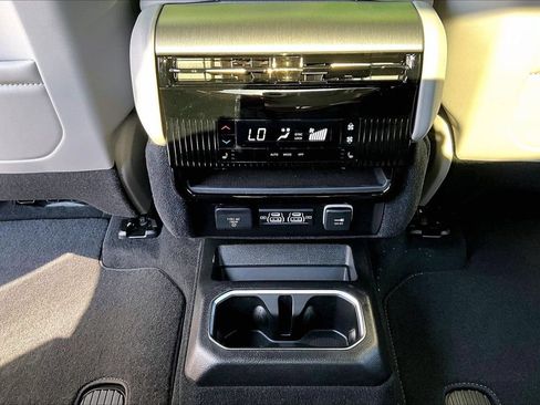 New 2026 Jeep Grand Wagoneer Limited AWD/4WD image 17