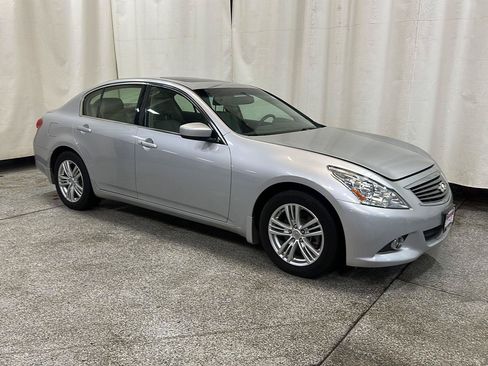Used 2013 INFINITI G37 x Sedan w/ Premium Pkg AWD/4WD image 7