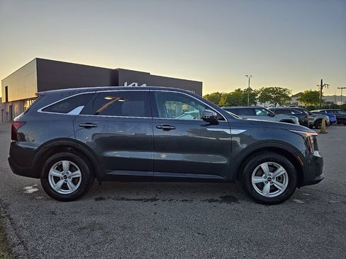 Certified 2024 Kia Sorento LX FWD image 2