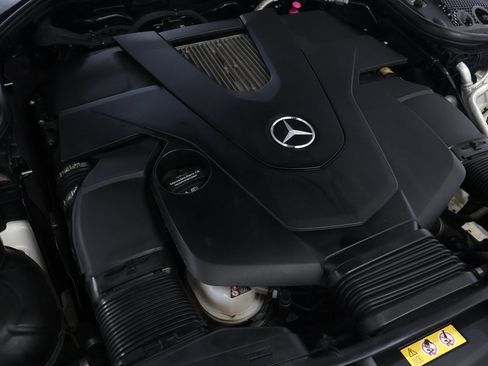 Used 2017 Mercedes-Benz E 400 4MATIC Wagon image 24