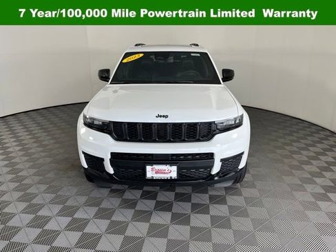 Used 2023 Jeep Grand Cherokee L Laredo image 2