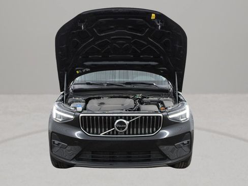 Used 2024 Volvo XC40 B5 Plus AWD/4WD image 42