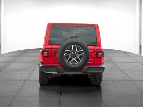 Used 2025 Jeep Wrangler Unlimited Sahara AWD/4WD image 6
