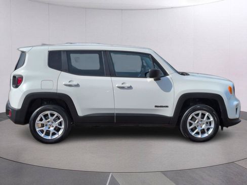 Used 2023 Jeep Renegade Latitude AWD/4WD image 7