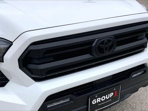 Used 2025 Toyota Tacoma SR5 image 28