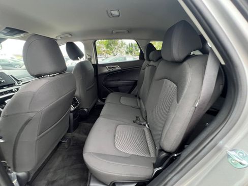 Used 2025 Kia Sportage LX FWD image 29