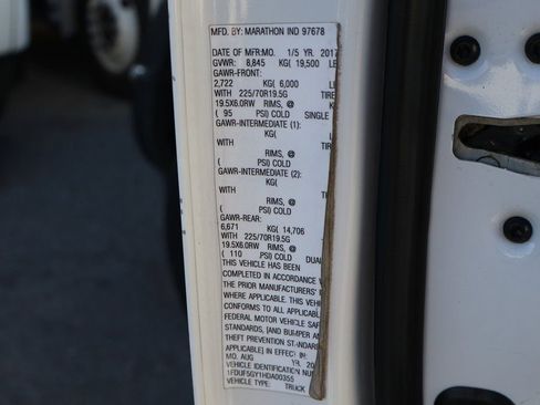 Used 2017 Ford F550 2WD Regular Cab Super Duty image 54