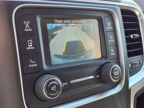 Used 2019 RAM 1500 Classic SLT AWD/4WD image 17
