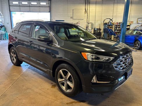 Used 2019 Ford Edge SEL w/ Equipment Group 201A AWD/4WD image 3