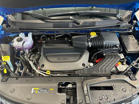 New 2027 Chrysler Pacifica Select AWD/4WD image 14
