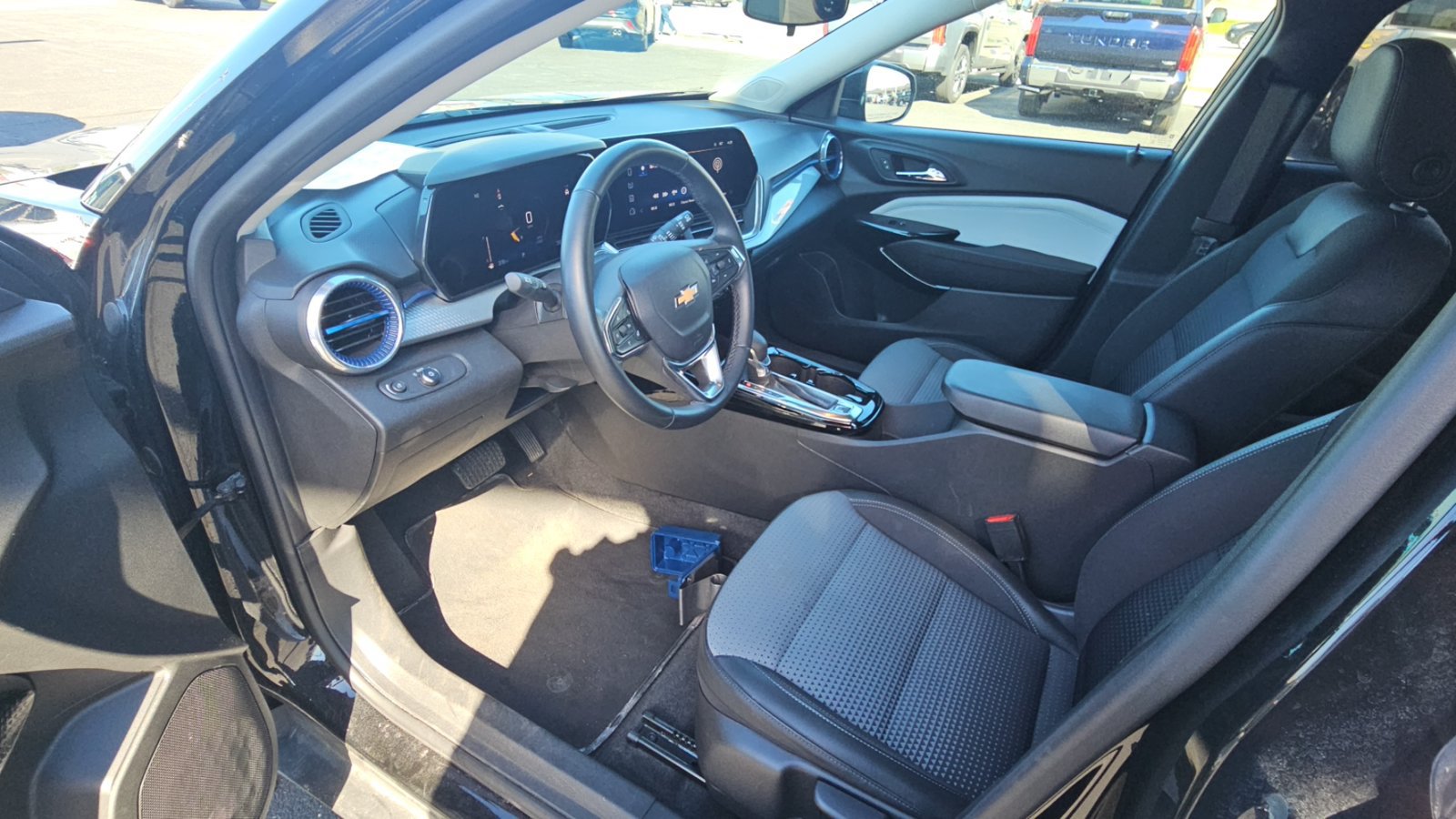 Used 2024 Chevrolet Trax LT w/ Driver Confidence Package FWD image 24