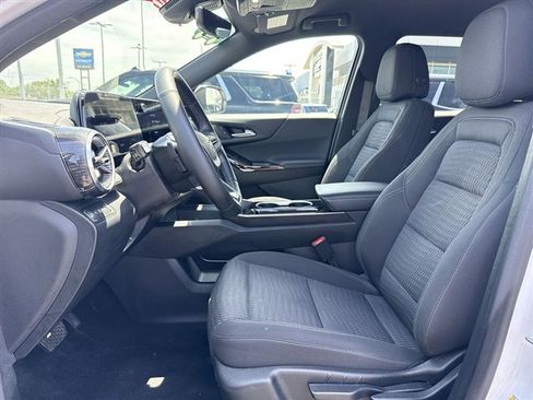 Certified 2025 Chevrolet Equinox LT w/ Safety and Technology Package FWD image 23