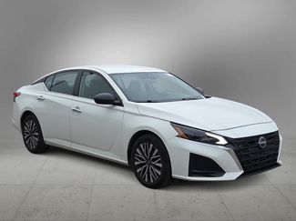 Used 2025 Nissan Altima 2.5 SV FWD video 2