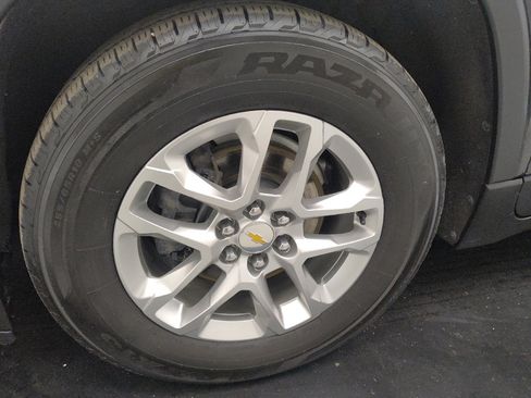 Used 2022 Chevrolet Traverse LS AWD/4WD image 31