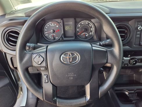Used 2017 Toyota Tacoma SR AWD/4WD image 11